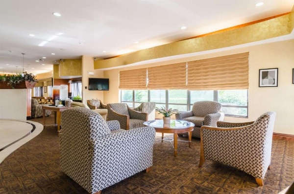 Comfort Suites Salina image 12