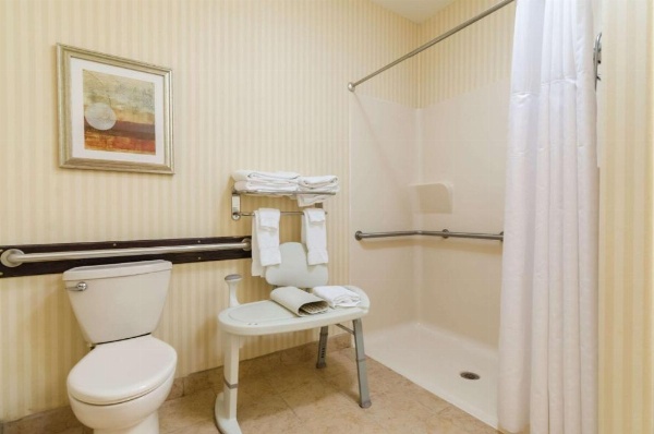 Comfort Suites Salina image 29