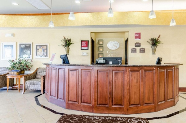 Comfort Suites Salina image 5